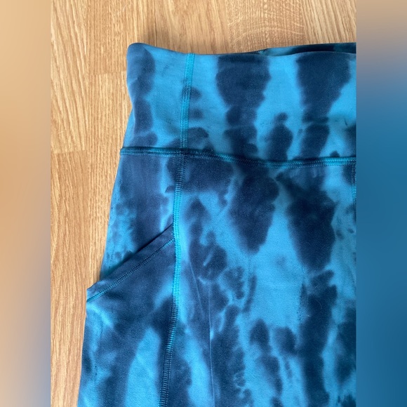 Like New Lululemon Tie Dye Wonder Under Leggings - Picture 2 of 6